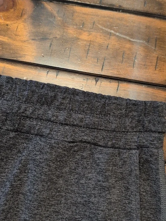 Vuori Performance Joggers *Flawed - Picture 6 of 9